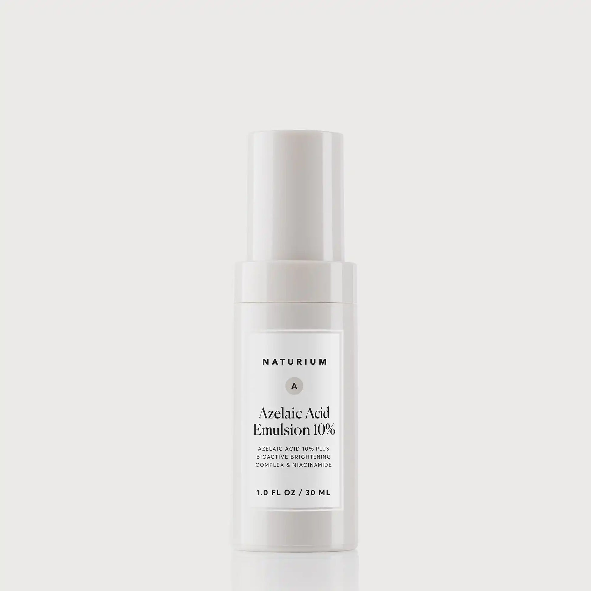 azelaic-acid-emulsion-10-h8 NATR_Azelaic-Acid-Emulsion-10_Cap-on.webp